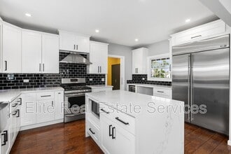 Building Photo - 5051 Providence Rd