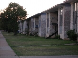 Building Photo - 2909 Tudor Ln