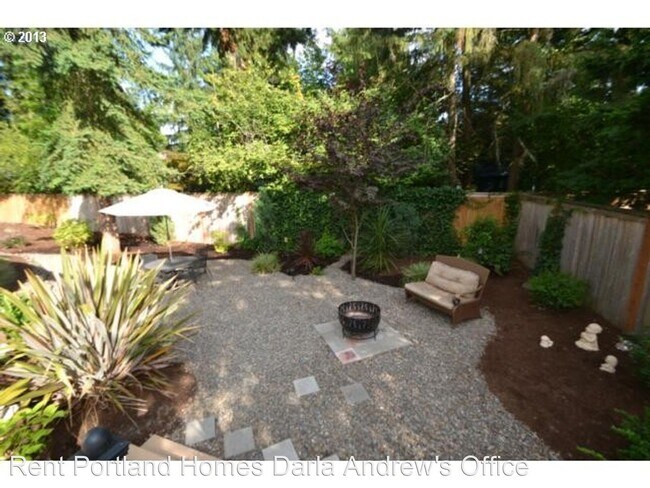 Building Photo - 4 br, 3 bath House - 4730 NW Neskowin Avenue