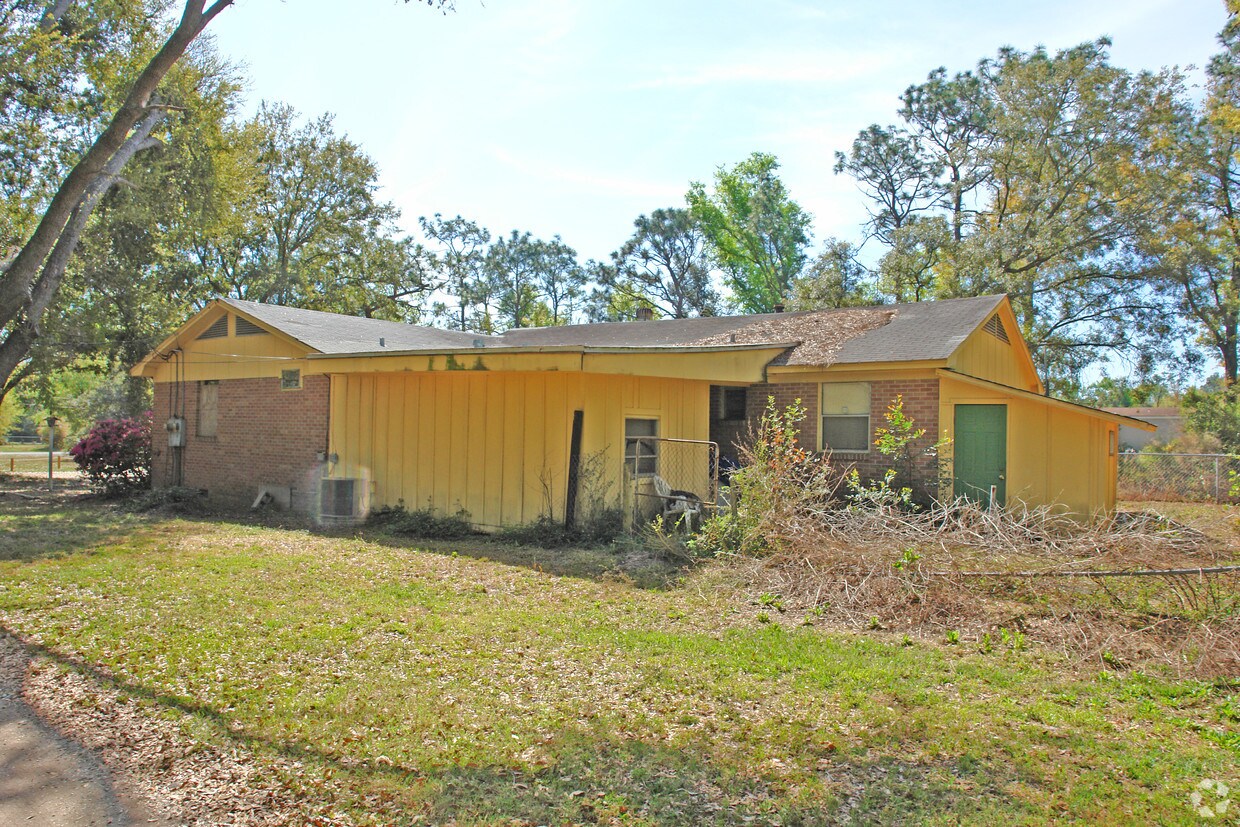 Building Photo - 7655 Lawton St