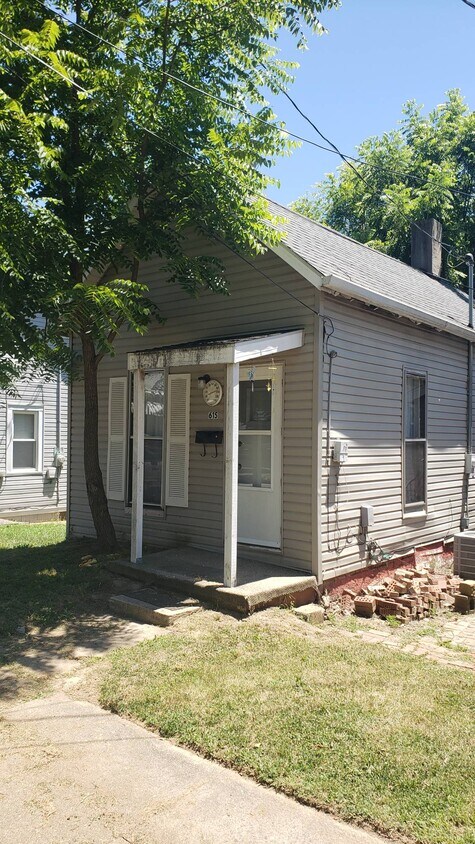 Primary Photo - 615 E Water St