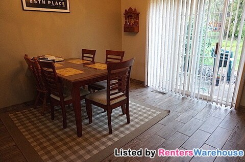 Foto del edificio - 11842 85th Pl N