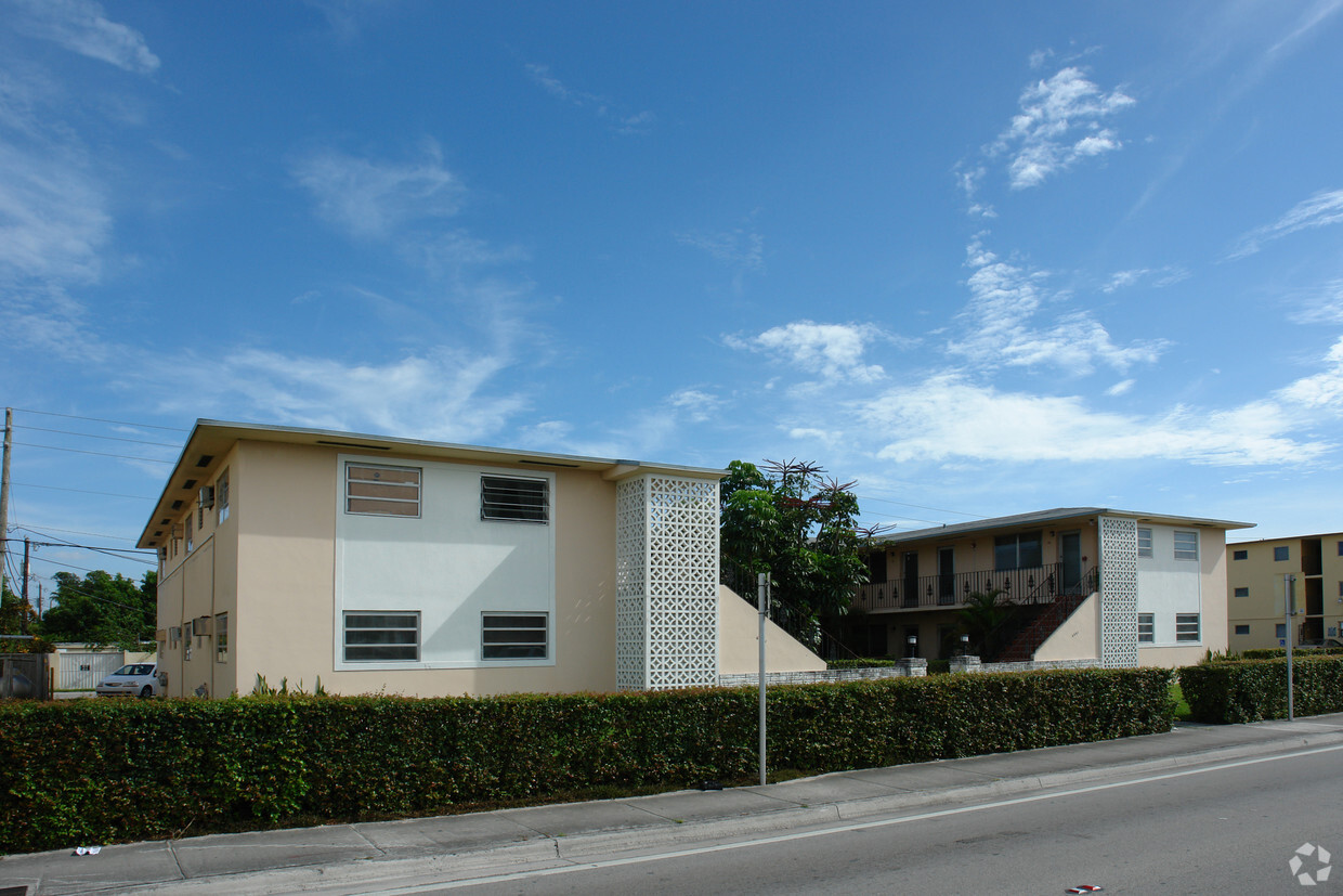 Building Photo - 6451 W Flagler St