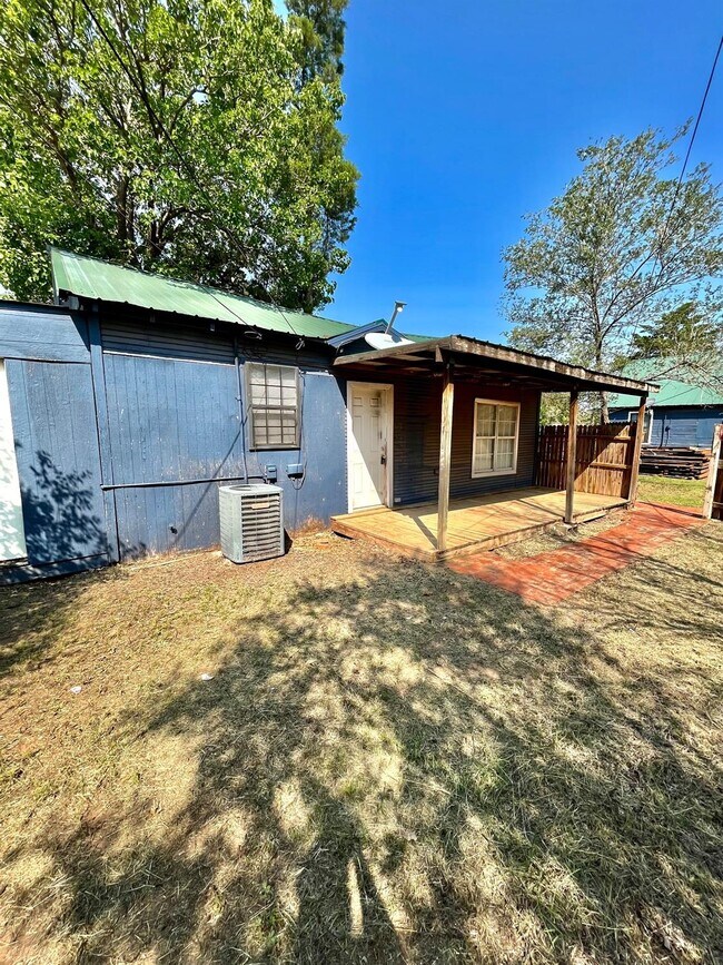 Building Photo - 2313 27th St