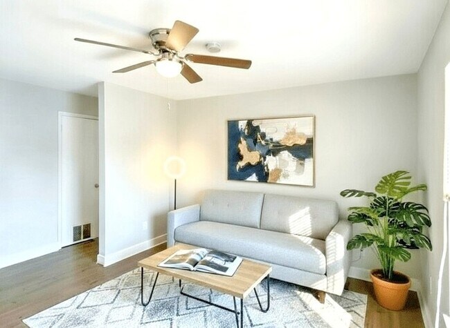 Foto del edificio - 2032 Stouts Rd