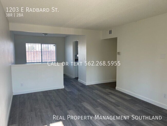 Foto del edificio - Remodelled 3 Bedroom 2 Bath Home with Larg...