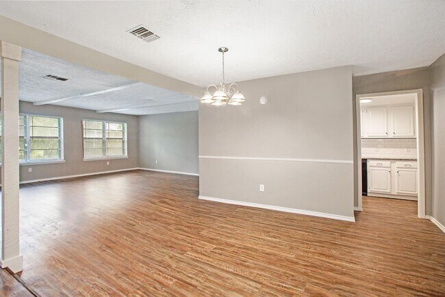 Building Photo - 11302 Verlaine Dr
