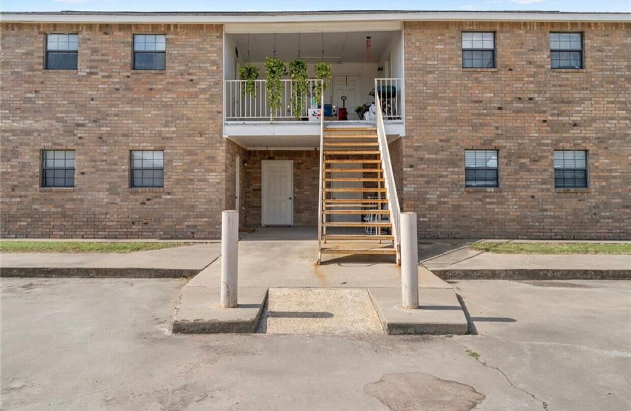 Primary Photo - 317 N Katy Rd