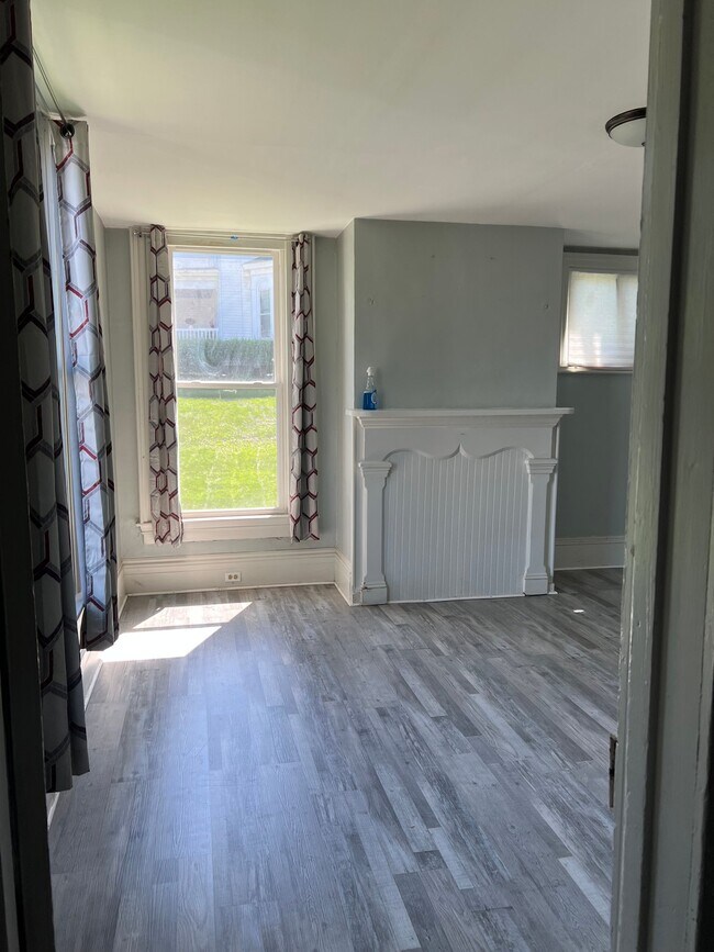 Foto del edificio - 214 Brown Ave