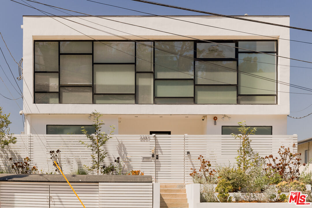Foto principal - 2287 Glendale Blvd