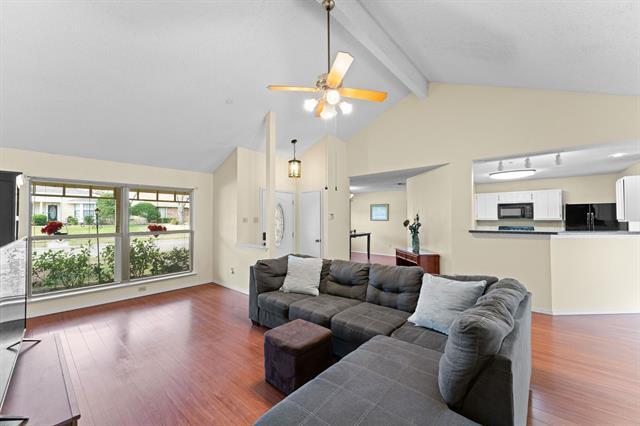 Foto del edificio - 626 Brittany Dr