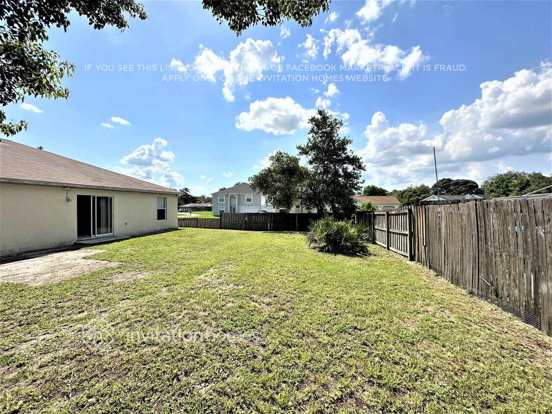 Building Photo - 702 4th Ave N