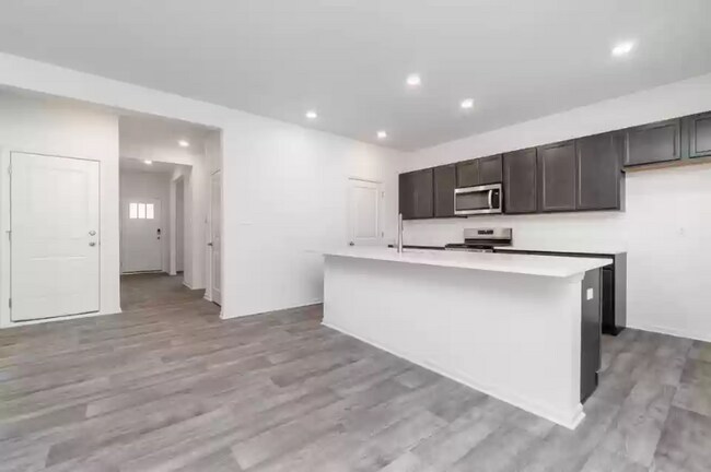 Foto del edificio - 7760 W 105th Pl