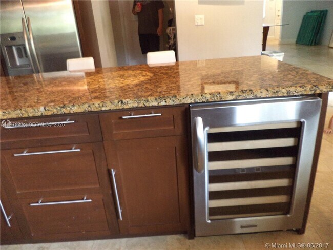 Foto del edificio - 7390 SW 99th St