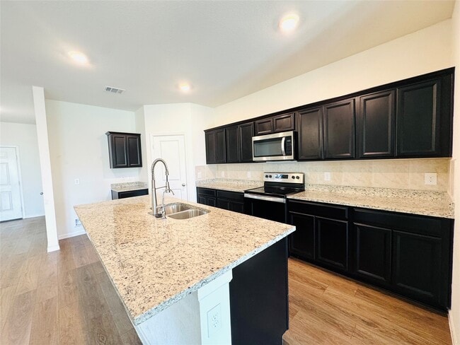 Building Photo - 1013 Pitch Pne Ct