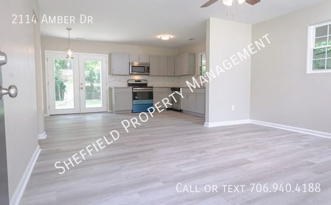 Building Photo - 2114 Amber Dr