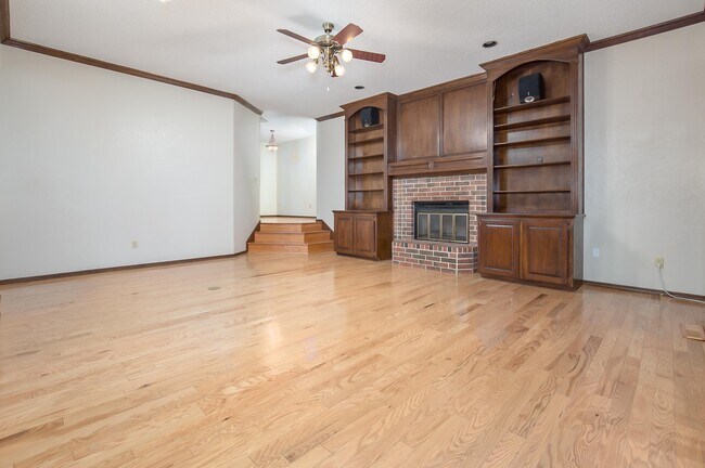 Building Photo - 1116 Fountain Gate Ct