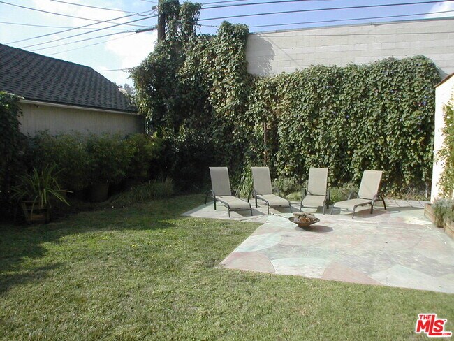 Building Photo - 1225 S Citrus Ave