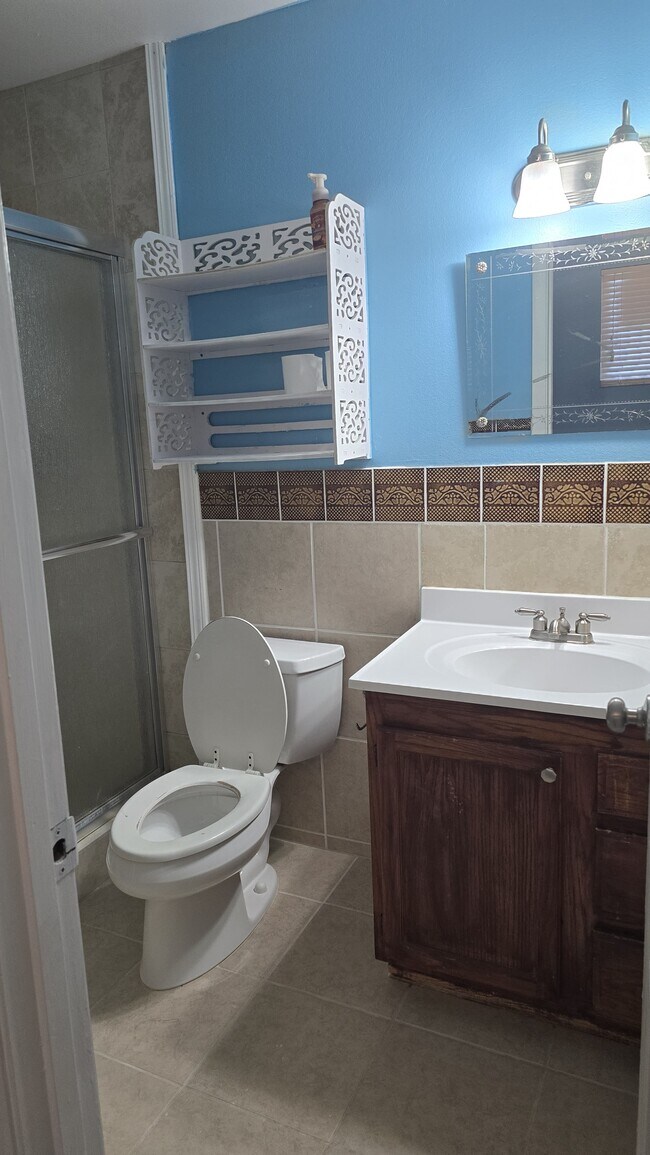 Foto del edificio - 819 E Rosewood Ln