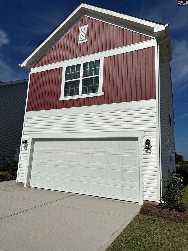 Building Photo - 643 Olympia St
