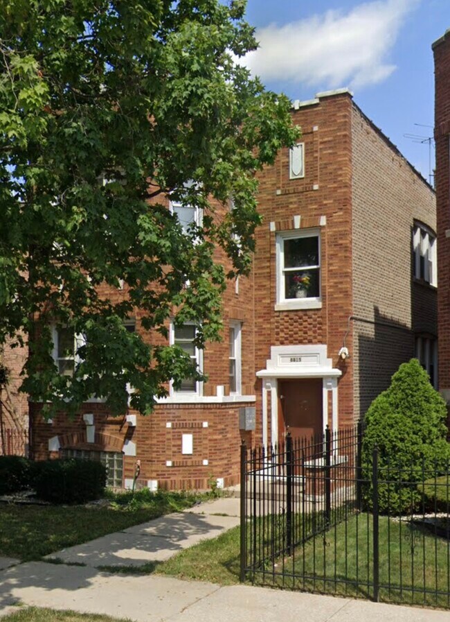 Foto del edificio - 8815 S Justine St