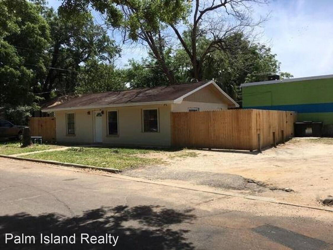2 br, 1 bath House 2043 W Godfrey St House Rental in Pensacola, FL