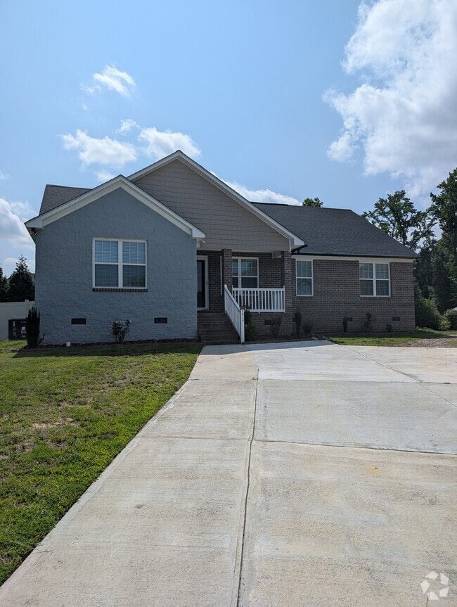 Building Photo - 3212 Grapevine Ct W
