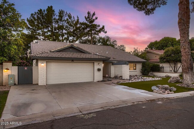 Building Photo - 1305 E Steamboat Bend Dr