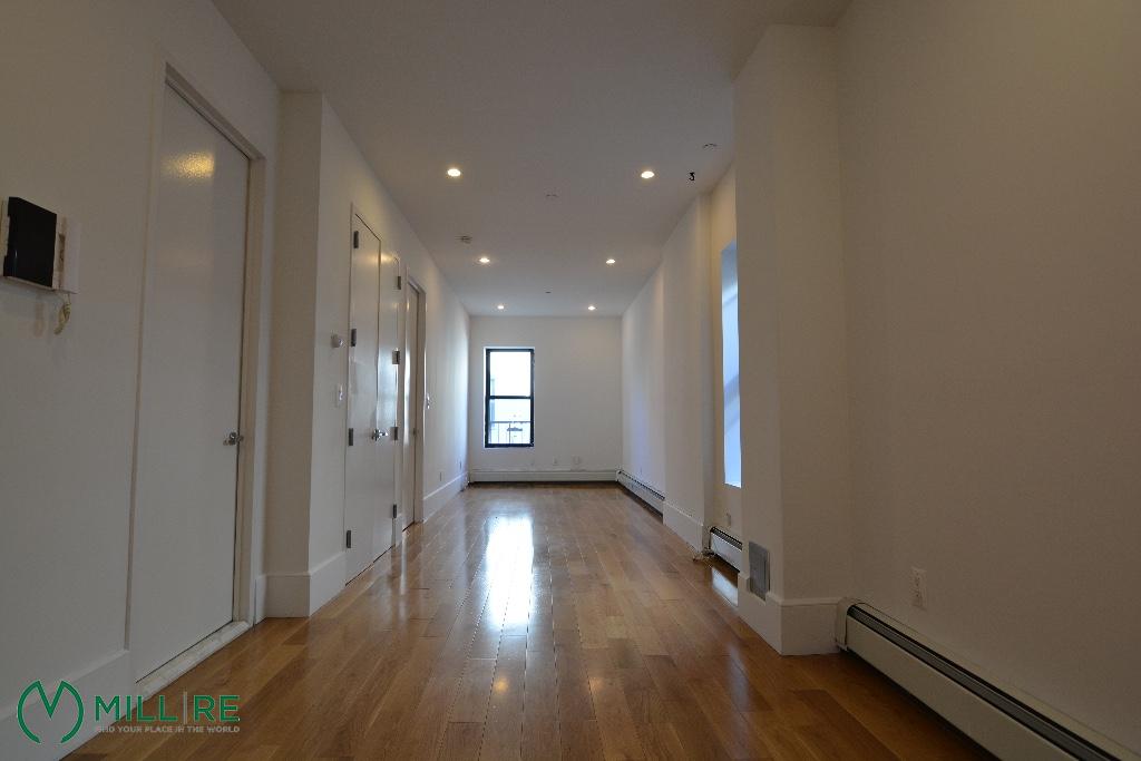 Foto principal - 3046 30th St