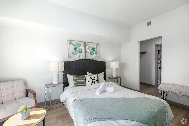1 chambre, 1 salle de bain - 56 m² - 1re chambre - The Nines
