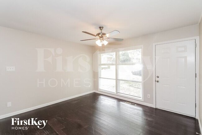 Foto del edificio - 2296 Lakewood Dr NW