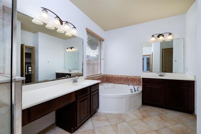 Foto del edificio - 14311 Prosper Ridge Dr