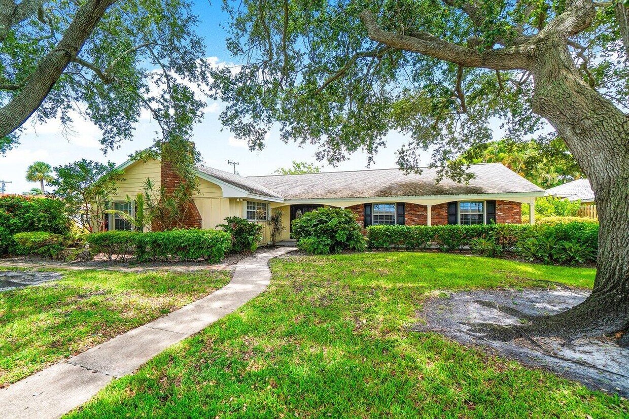 Foto principal - 222 Fairway W