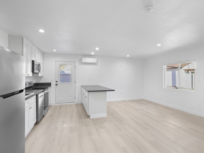 Building Photo - 8828 Chimineas Ave