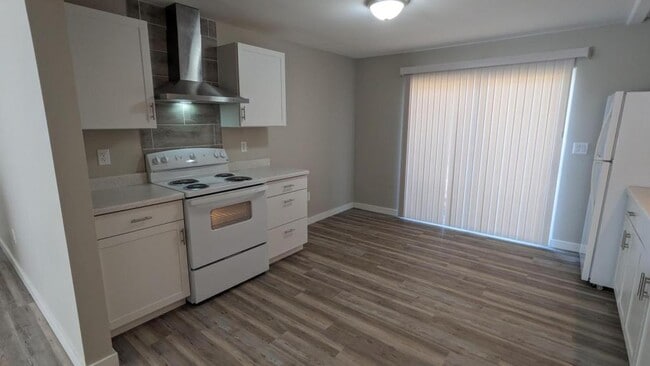 Building Photo - 3965 Hayesville Dr NE