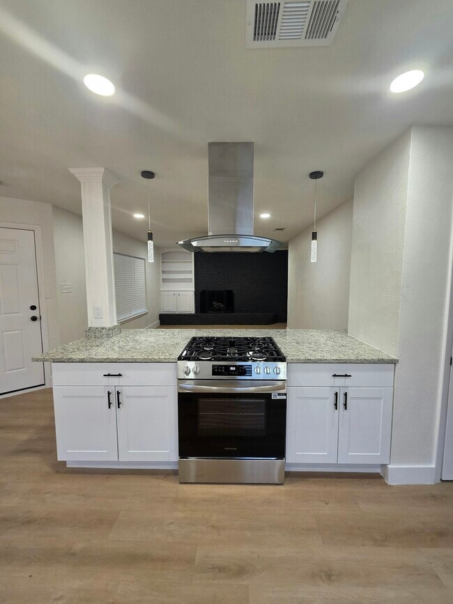 Building Photo - 6400 Buena Vista Dr