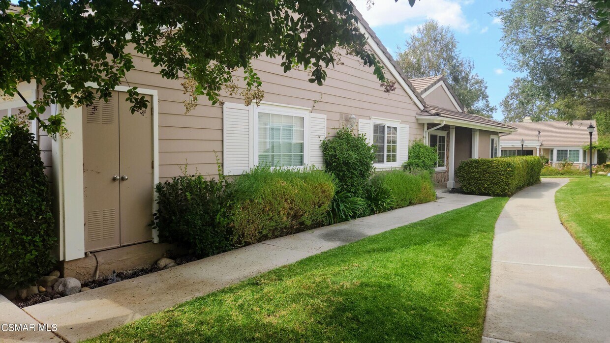 Foto principal - 1149 Stoneybrook Ln