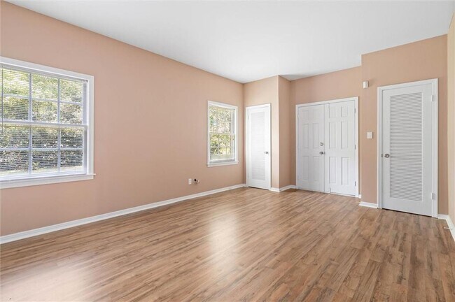 Foto del edificio - 2825 Cottage Hill Rd