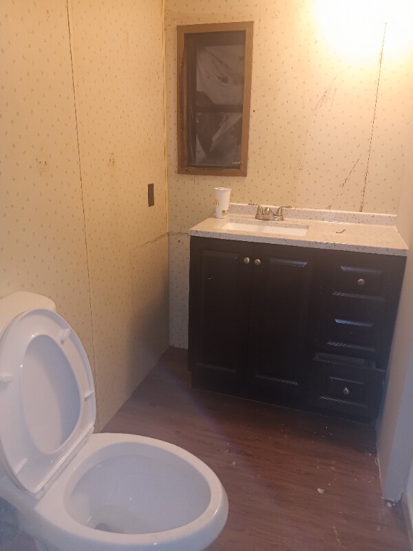 Foto del edificio - 305 Dowtin Ln