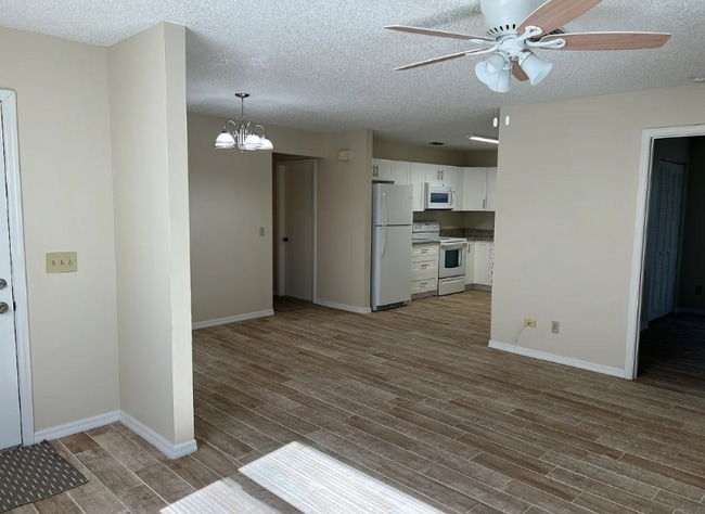 Building Photo - 500 37th Ave