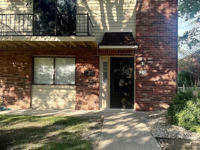 Building Photo - 971 Greenwood Trl W