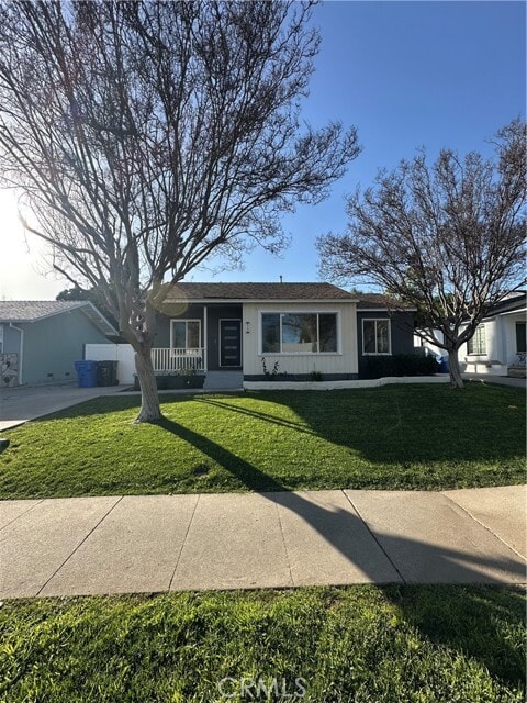 Building Photo - 6447 Balcom Ave