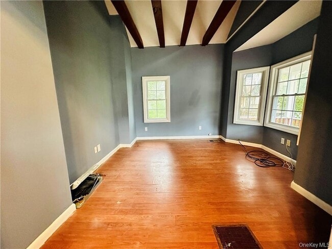 Foto del edificio - 56 Glenwood Ave