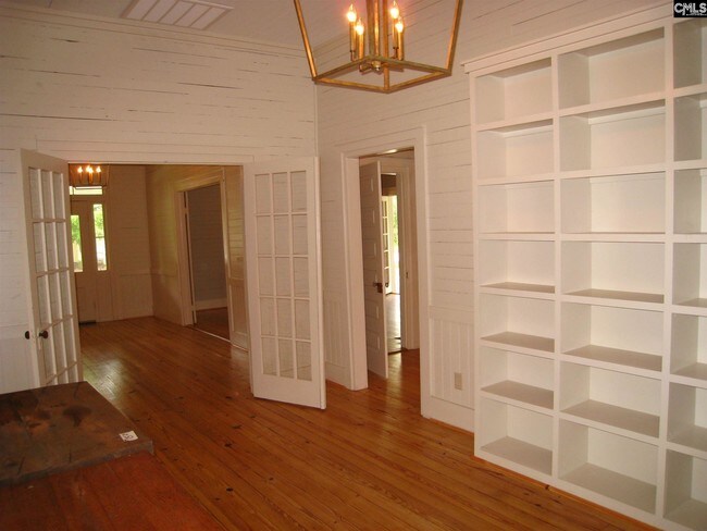 Building Photo - 317 Pomaria St