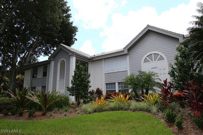 Foto del edificio - 4250 Lake Forest Dr