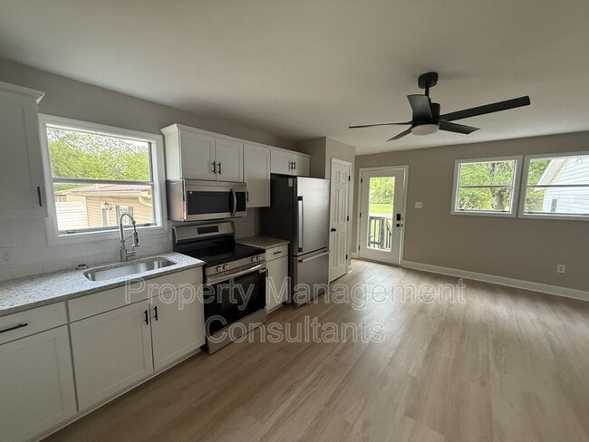 Building Photo - 789 Little Cove Rd