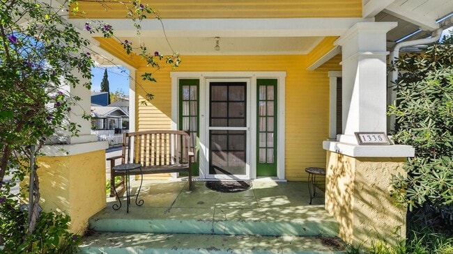 Foto del edificio - Wonderful Two Bedroom Home for Rent Long Beach