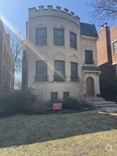 Building Photo - 1100 Hull Terrace