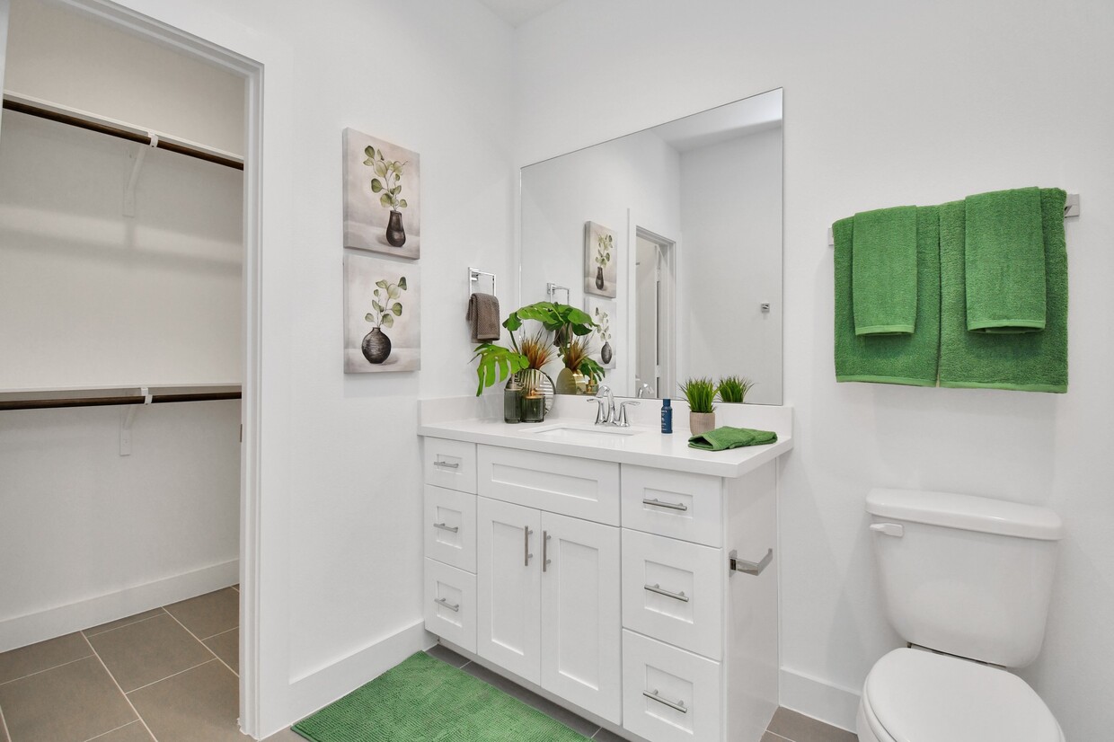 Primary Photo - 2007 Laverne Holw Ln