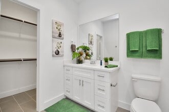 Building Photo - 2007 Laverne Holw Ln Building Photo - 2007 Laverne Holw Ln